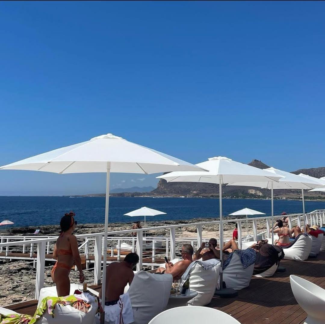 Camaro Favignana Lejlighedshotel Eksteriør billede